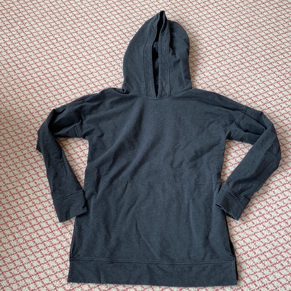 Lululemon sweatshirt size 4